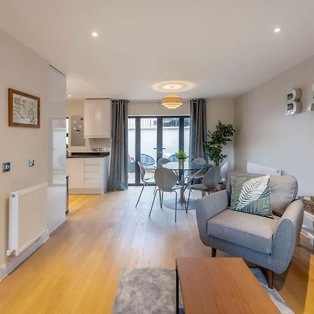 Fantastic 3-Bed House With Parking Villa Bath Exteriör bild