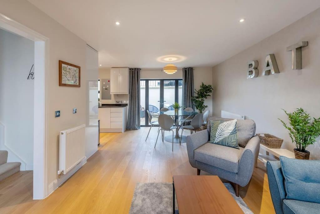 Fantastic 3-Bed House With Parking Villa Bath Exteriör bild