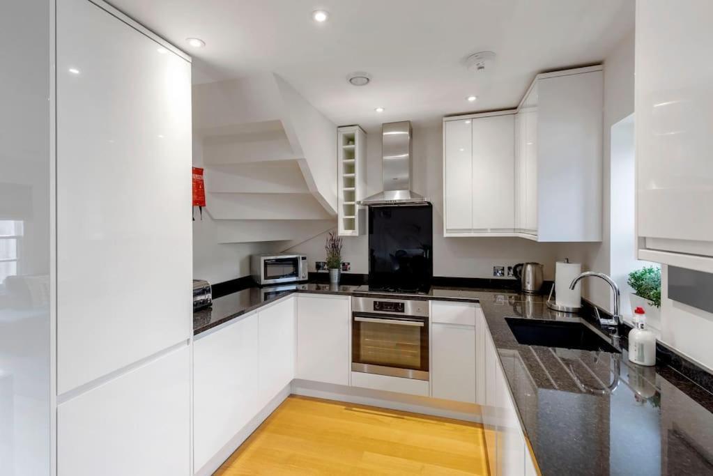 Fantastic 3-Bed House With Parking Villa Bath Exteriör bild
