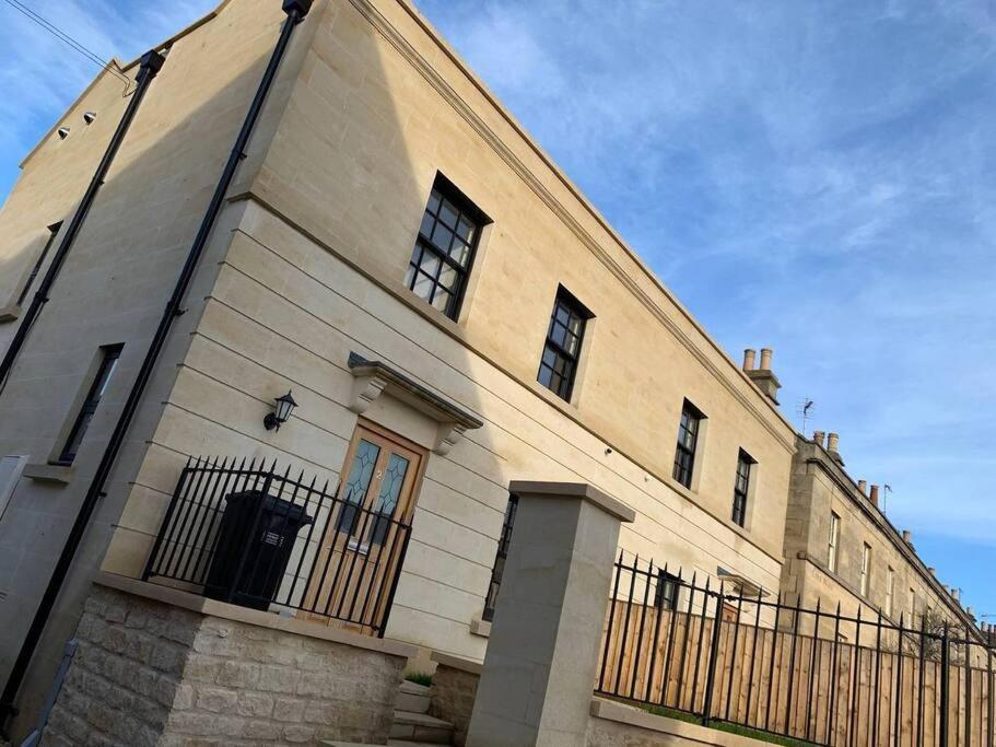 Fantastic 3-Bed House With Parking Villa Bath Exteriör bild