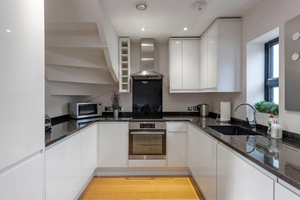 Fantastic 3-Bed House With Parking Villa Bath Exteriör bild