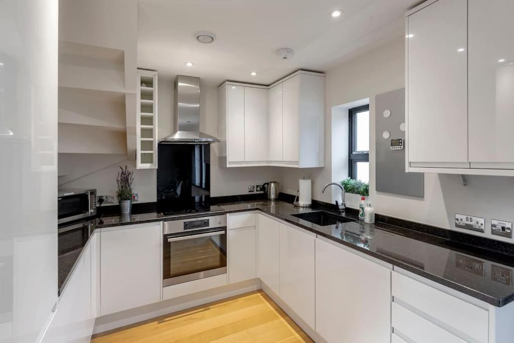 Fantastic 3-Bed House With Parking Villa Bath Exteriör bild