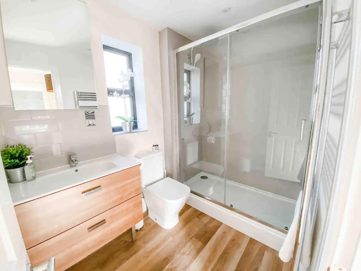 Fantastic 3-Bed House With Parking Villa Bath Exteriör bild
